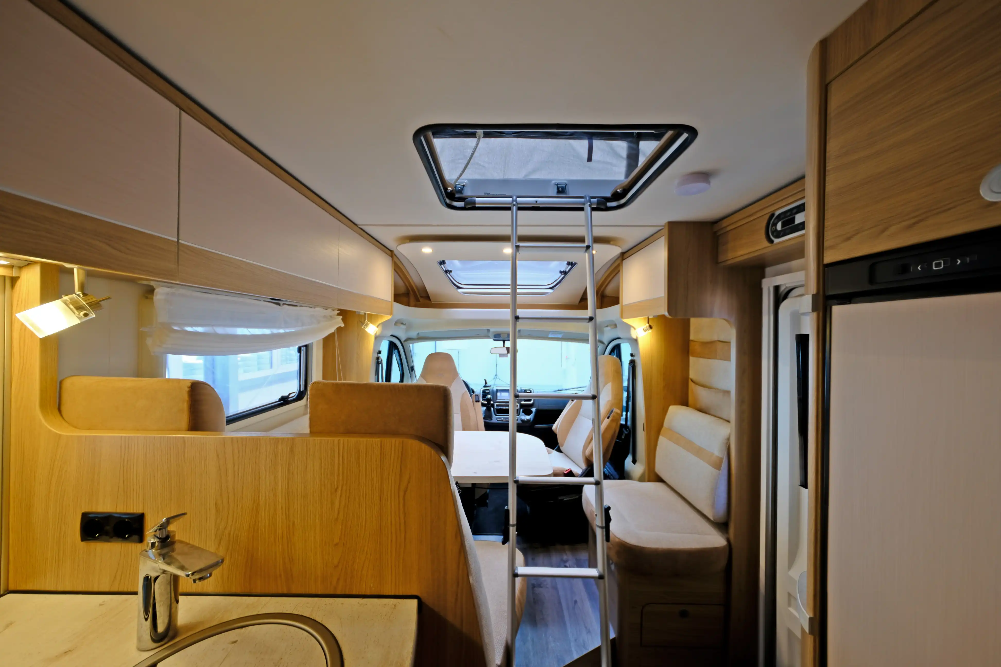 LMC Cruiser T 732 G